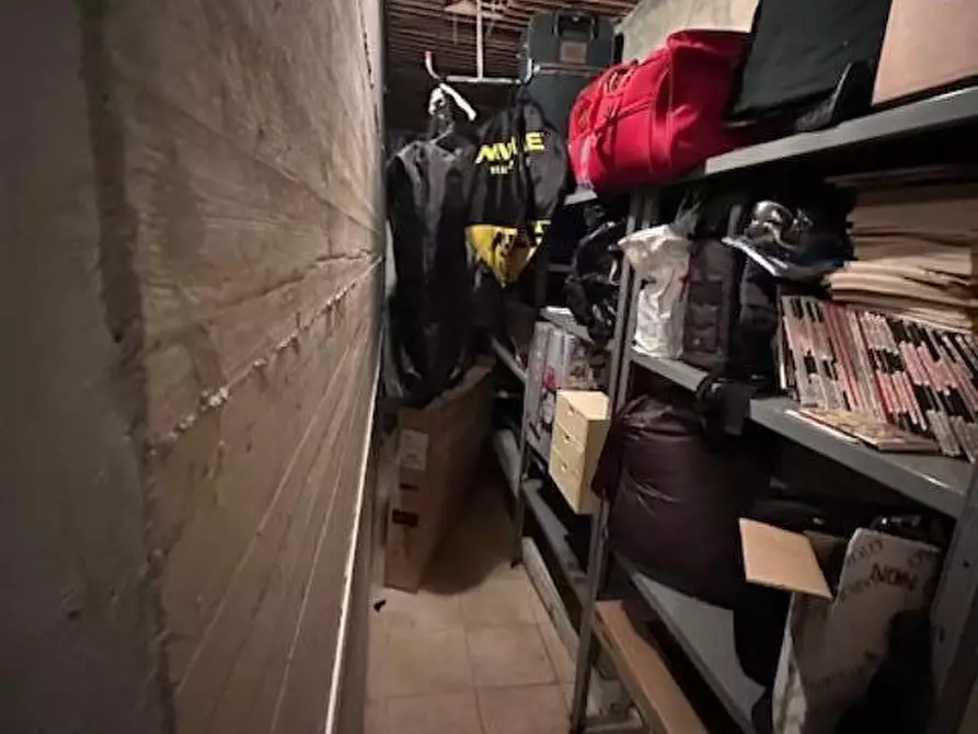 Immagine 36 di Appartamento in vendita  a Massa