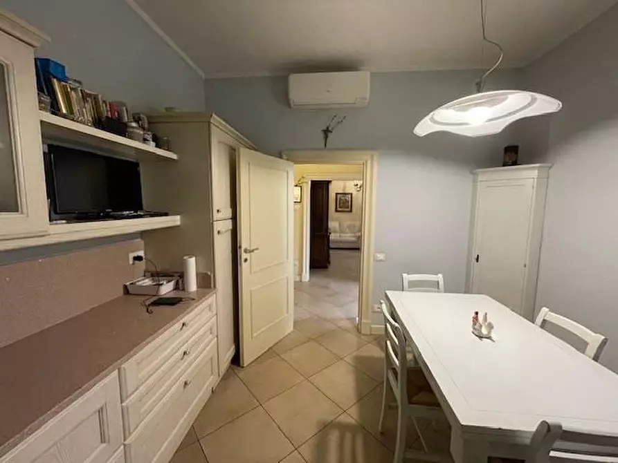 Immagine 3 di Villa in vendita  a Vecchiano