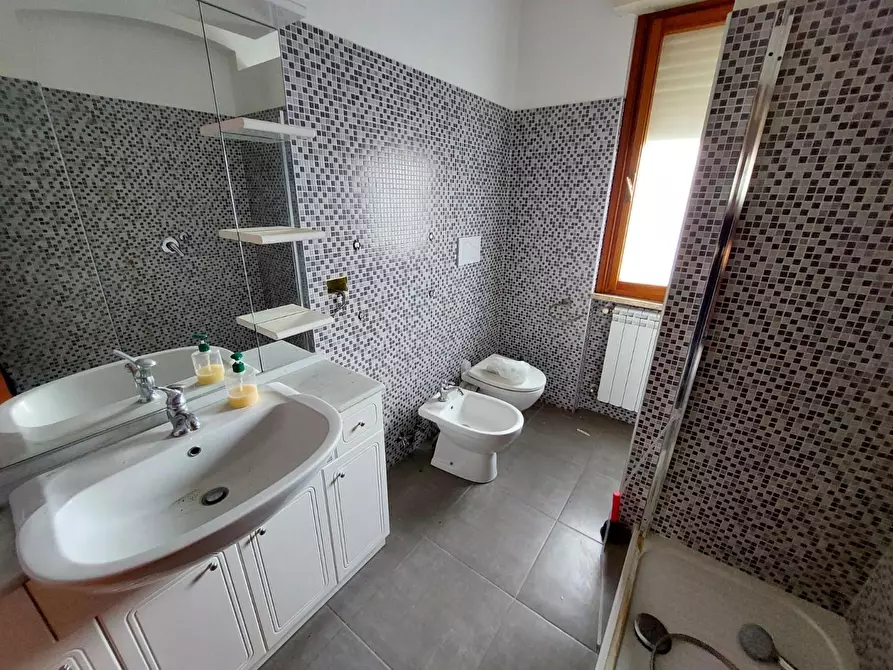 Immagine 9 di Appartamento in vendita  a Rosignano Marittimo