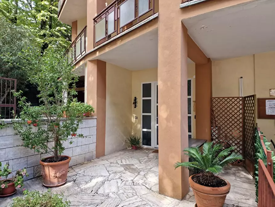 Immagine 37 di Appartamento in vendita  a Siena