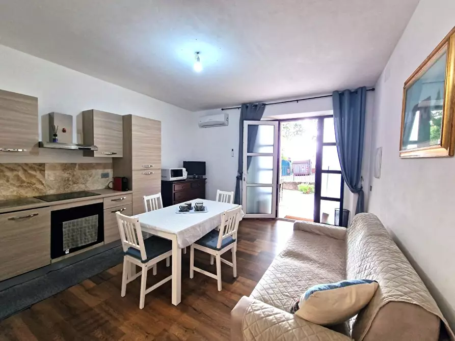 Immagine 3 di Appartamento in vendita  a Siena