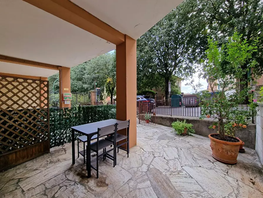 Immagine 40 di Appartamento in vendita  a Siena