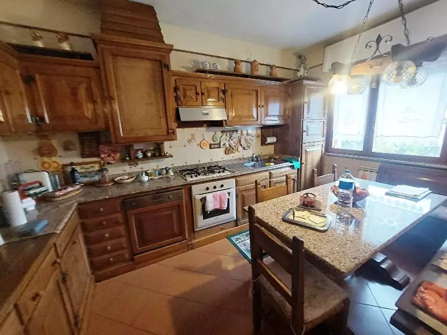 Immagine 7 di Villetta a schiera in vendita  a Massa