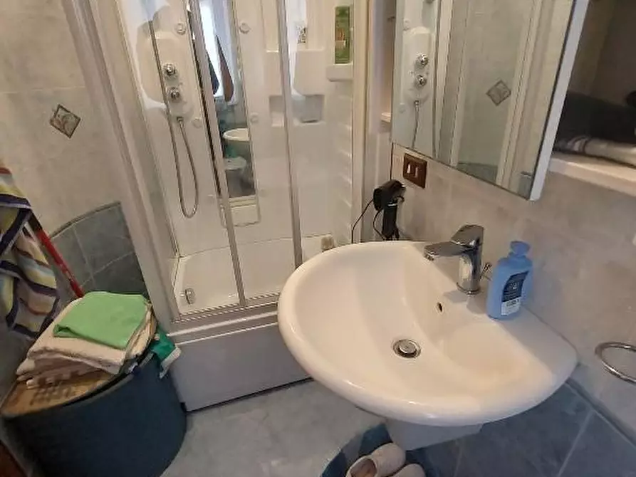 Immagine 9 di Villetta a schiera in vendita  a Massa