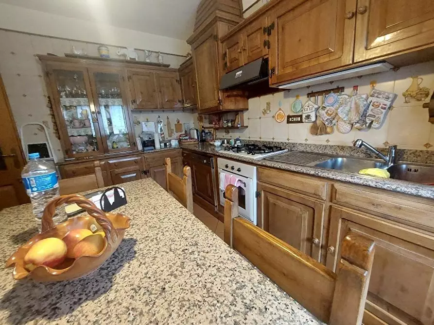 Immagine 8 di Villetta a schiera in vendita  a Massa