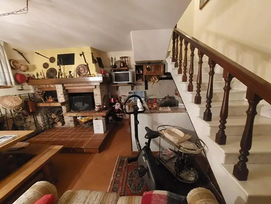 Immagine 21 di Villetta a schiera in vendita  a Massa