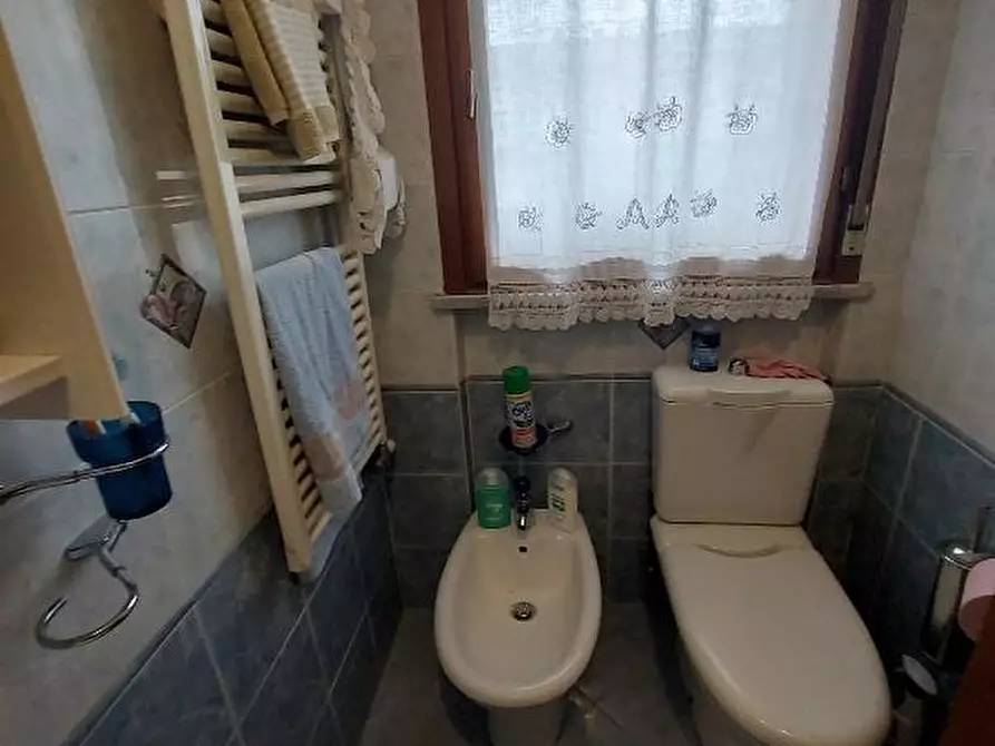 Immagine 10 di Villetta a schiera in vendita  a Massa