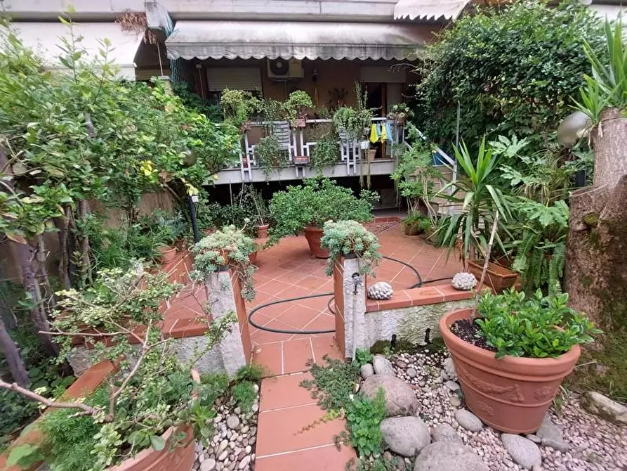 Immagine 2 di Villetta a schiera in vendita  a Massa