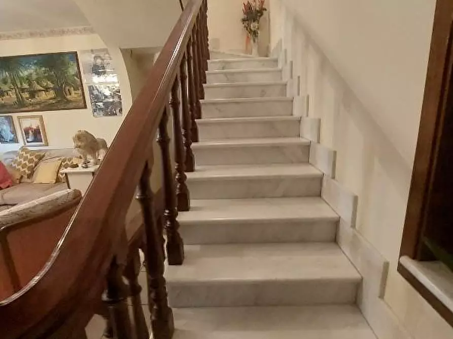 Immagine 11 di Villetta a schiera in vendita  a Massa