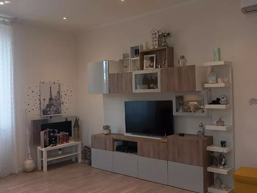 Immagine 4 di Appartamento in vendita  a Livorno