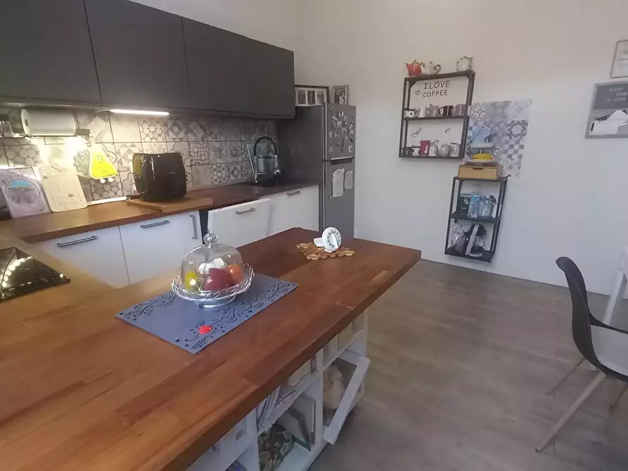 Immagine 12 di Appartamento in vendita  a Livorno