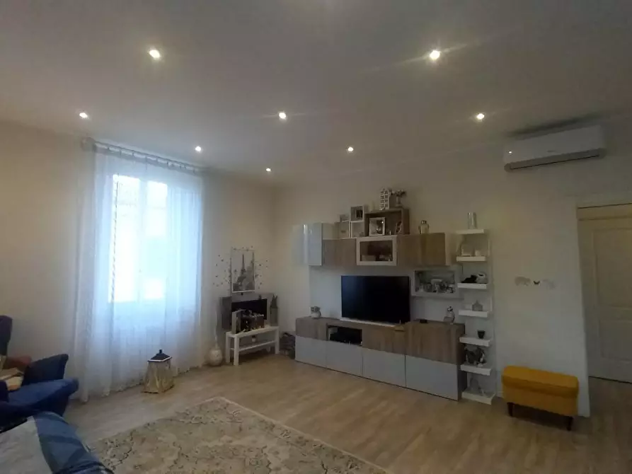 Immagine 3 di Appartamento in vendita  a Livorno
