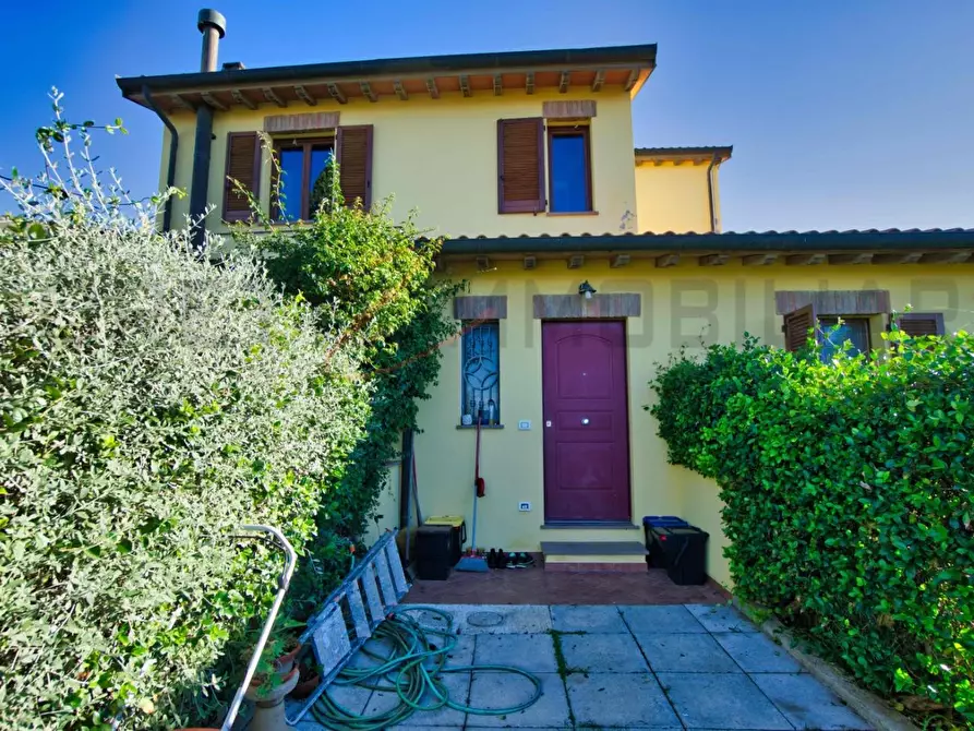 Immagine 25 di Appartamento in vendita  a Campiglia Marittima