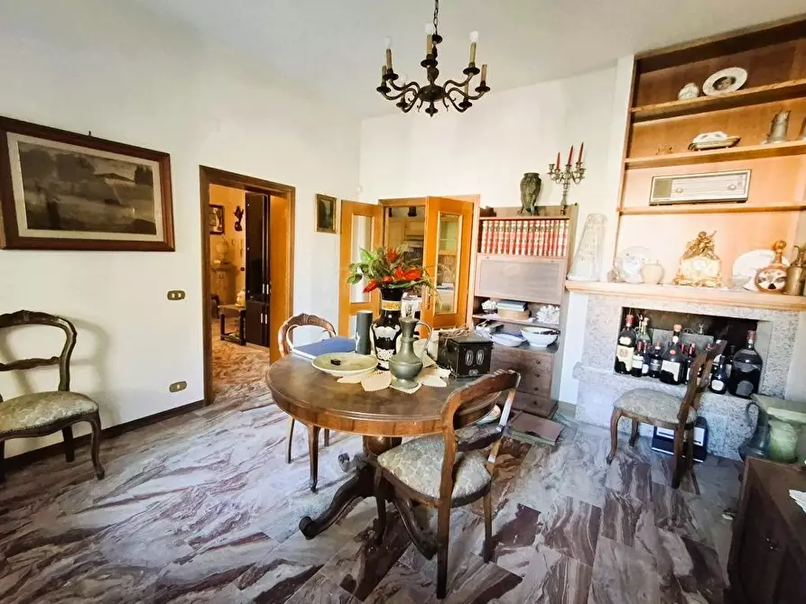 Immagine 18 di Villa in vendita  a Capannori