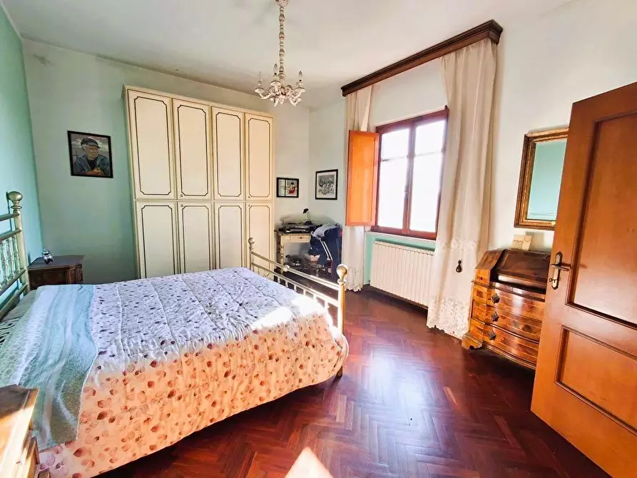 Immagine 35 di Villa in vendita  a Capannori