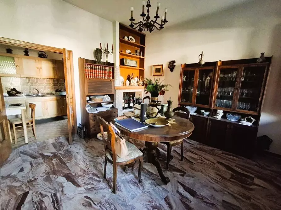 Immagine 17 di Villa in vendita  a Capannori