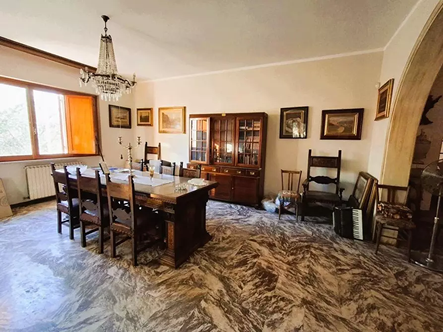 Immagine 12 di Villa in vendita  a Capannori