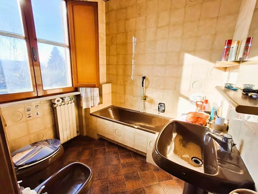 Immagine 37 di Villa in vendita  a Capannori