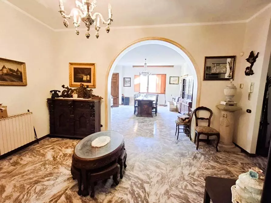 Immagine 13 di Villa in vendita  a Capannori