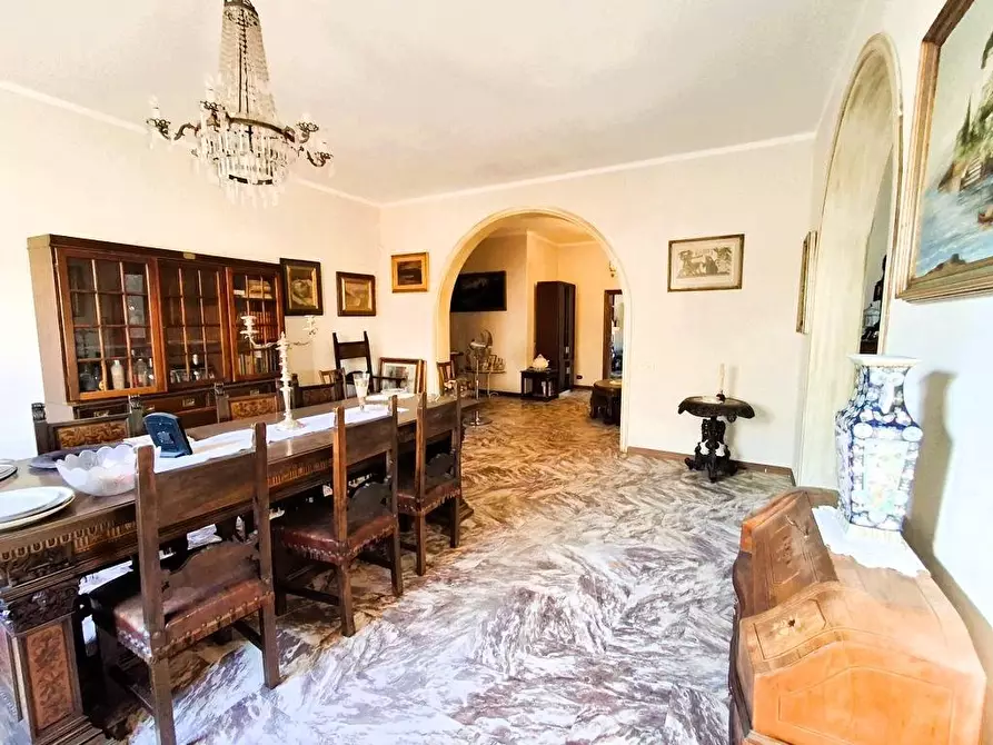 Immagine 11 di Villa in vendita  a Capannori