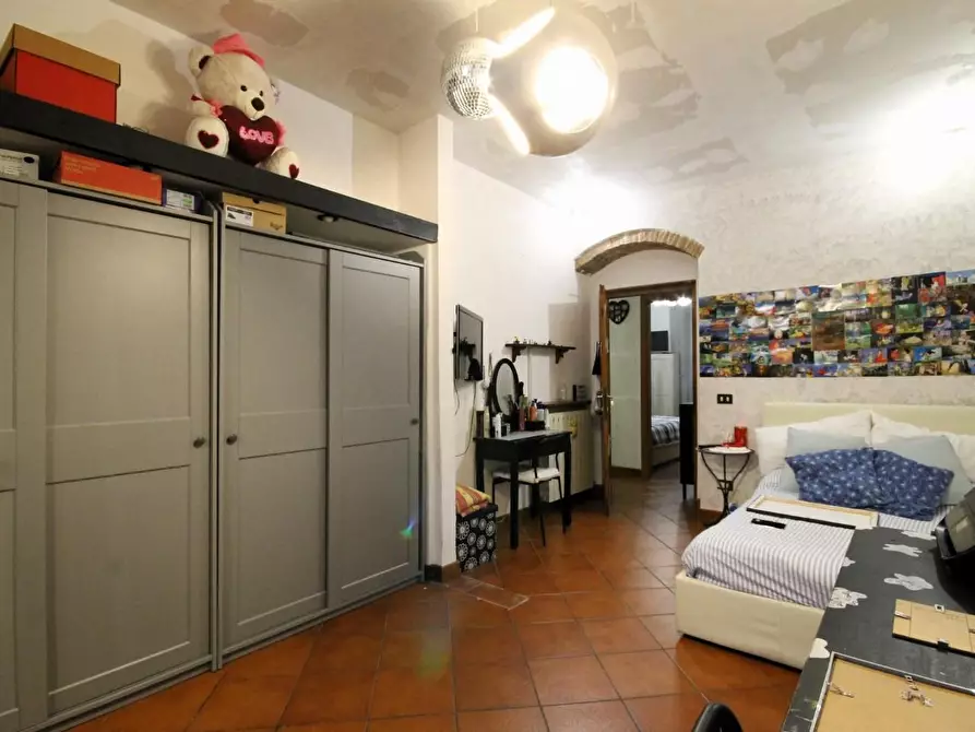 Immagine 13 di Appartamento in vendita  a Lucca