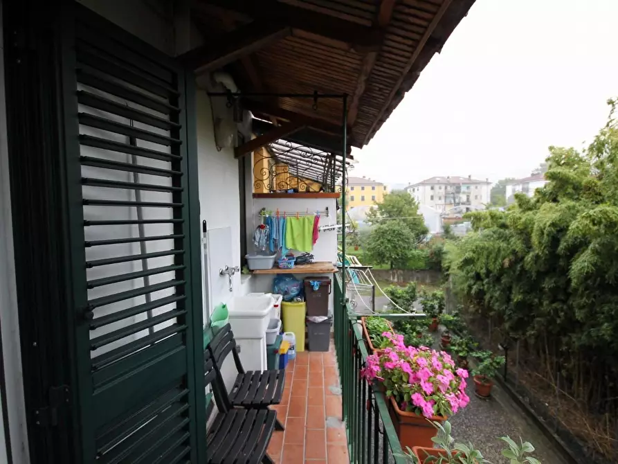 Immagine 5 di Appartamento in vendita  a Lucca