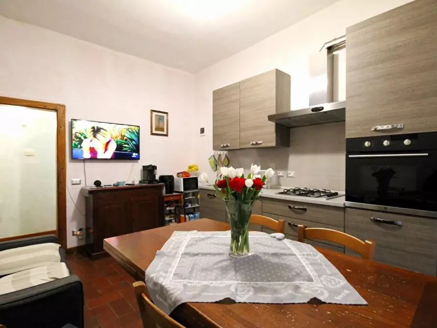 Immagine 3 di Appartamento in vendita  a Lucca