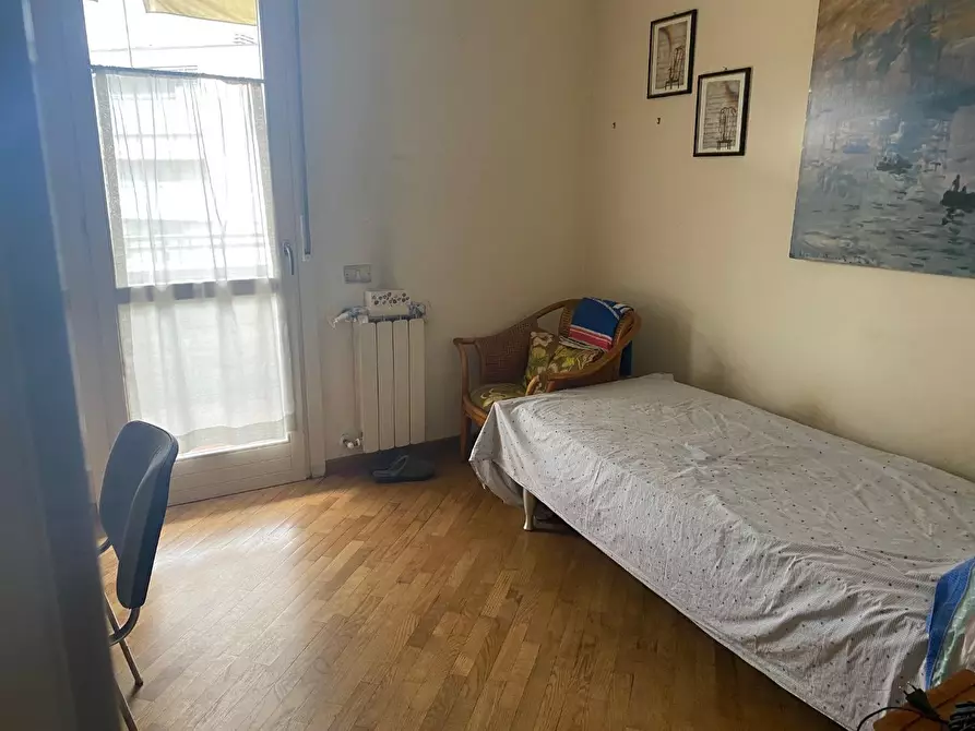 Immagine 14 di Appartamento in vendita  a Viareggio