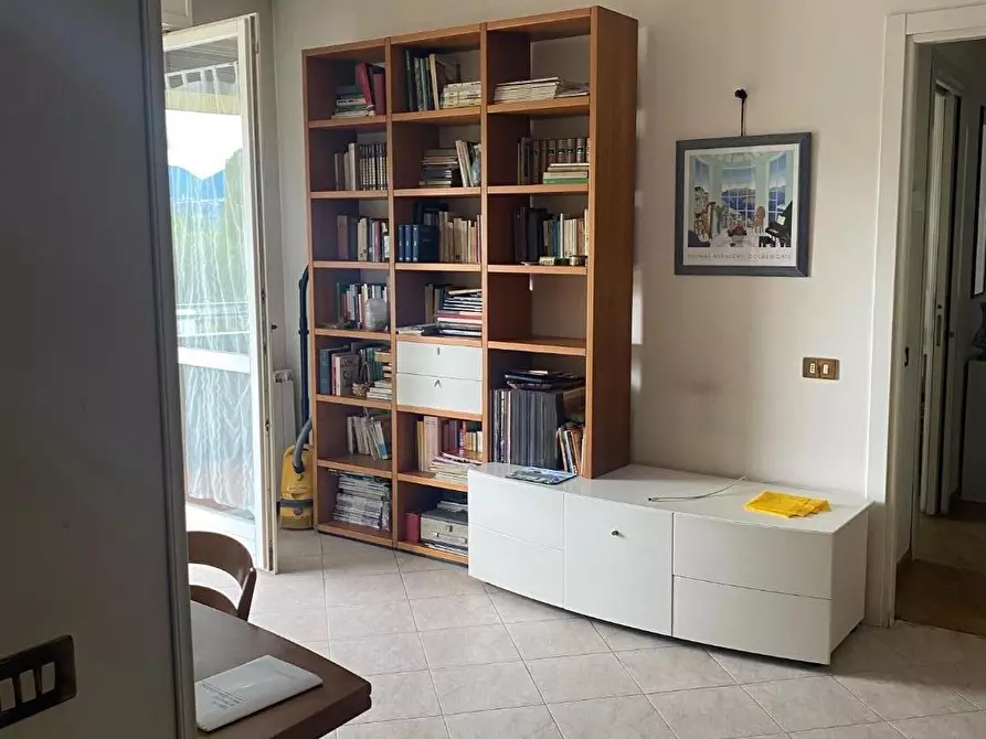 Immagine 6 di Appartamento in vendita  a Viareggio