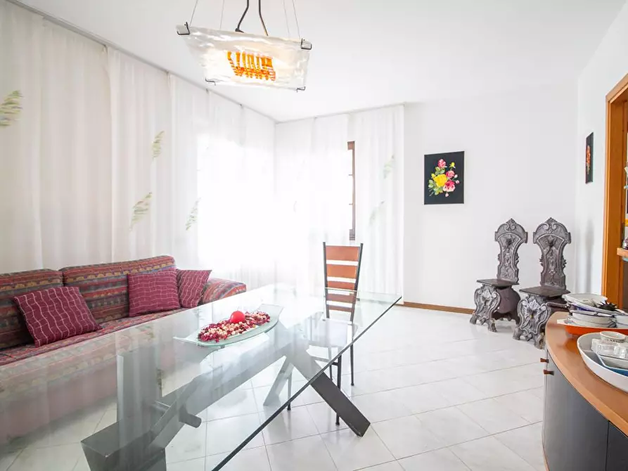 Immagine 2 di Appartamento in vendita  a Camaiore