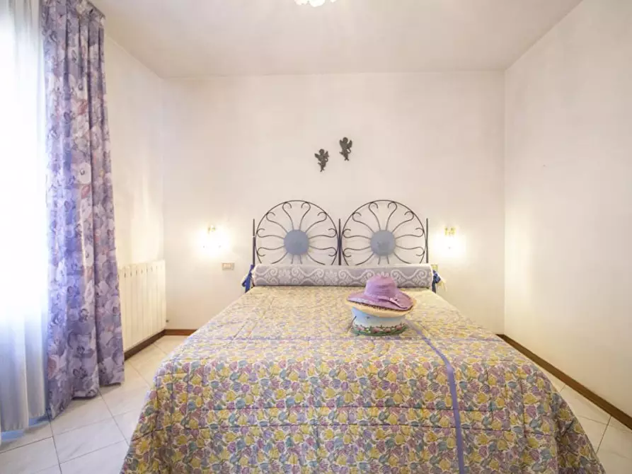 Immagine 14 di Appartamento in vendita  a Camaiore