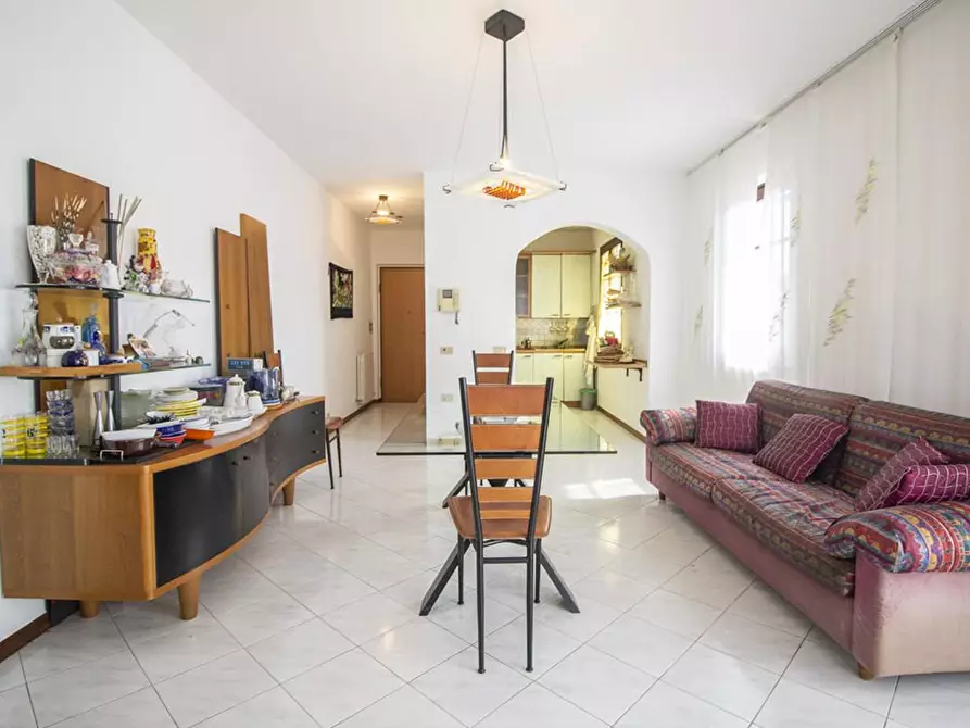 Immagine 3 di Appartamento in vendita  a Camaiore