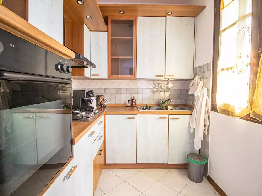 Immagine 7 di Appartamento in vendita  a Camaiore