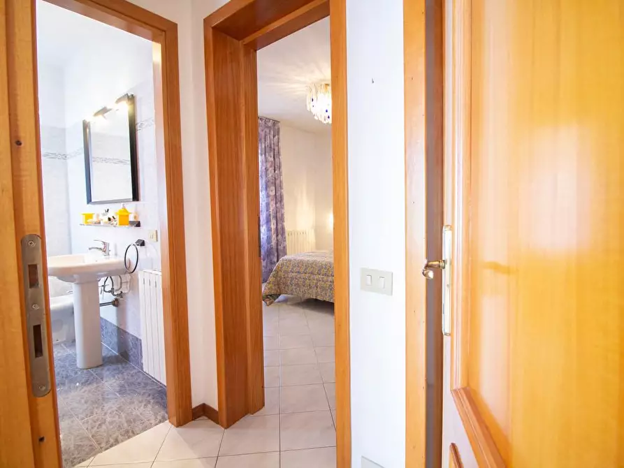 Immagine 9 di Appartamento in vendita  a Camaiore