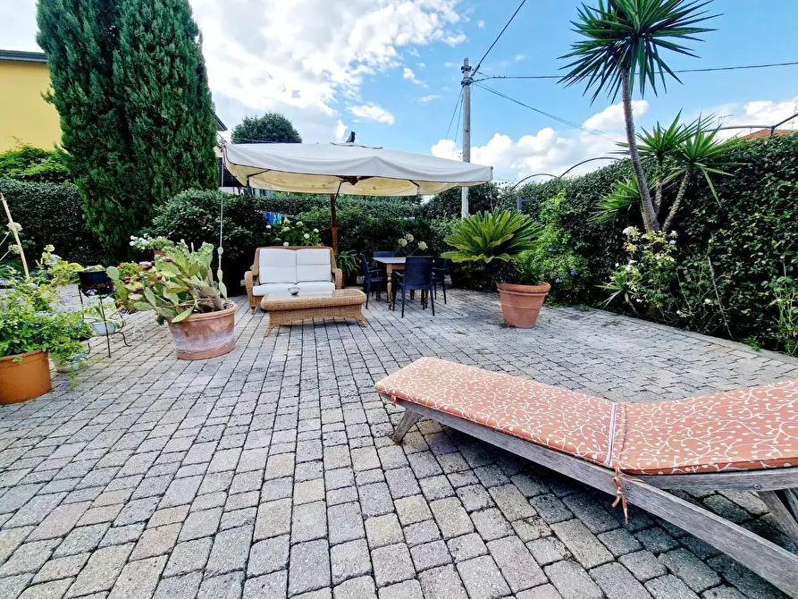 Immagine 4 di Appartamento in vendita  a Ameglia