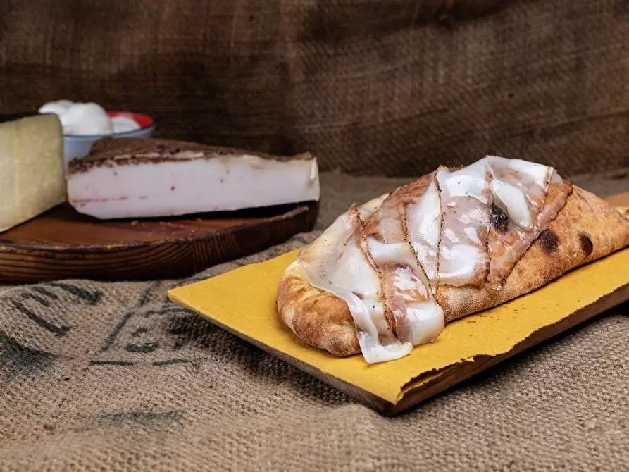 Immagine 11 di Bar / Ristorante in vendita  a Capannori