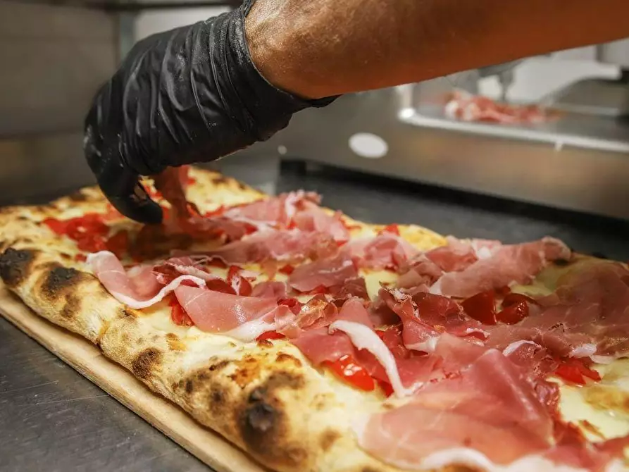 Immagine 7 di Bar / Ristorante in vendita  a Capannori