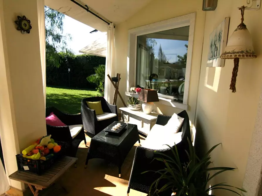 Immagine 7 di Villa in vendita  a Carrara