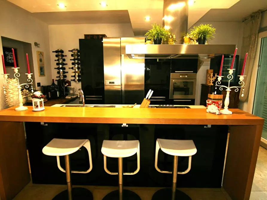 Immagine 14 di Villa in vendita  a Carrara