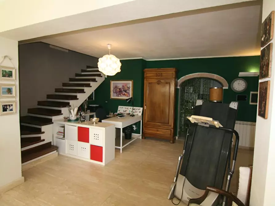 Immagine 8 di Villa in vendita  a Carrara