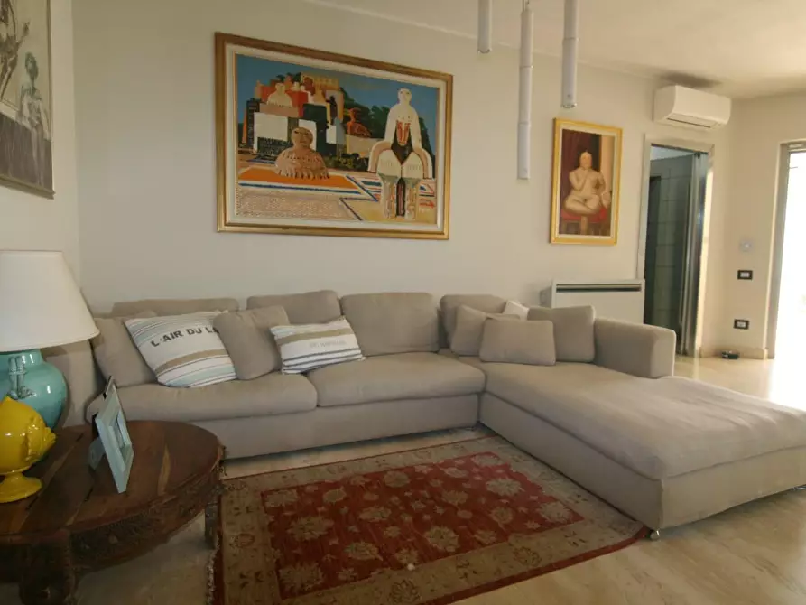 Immagine 18 di Villa in vendita  a Carrara