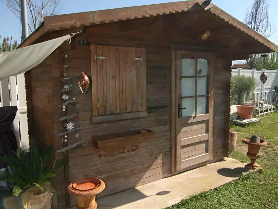 Immagine 6 di Villa in vendita  a Carrara