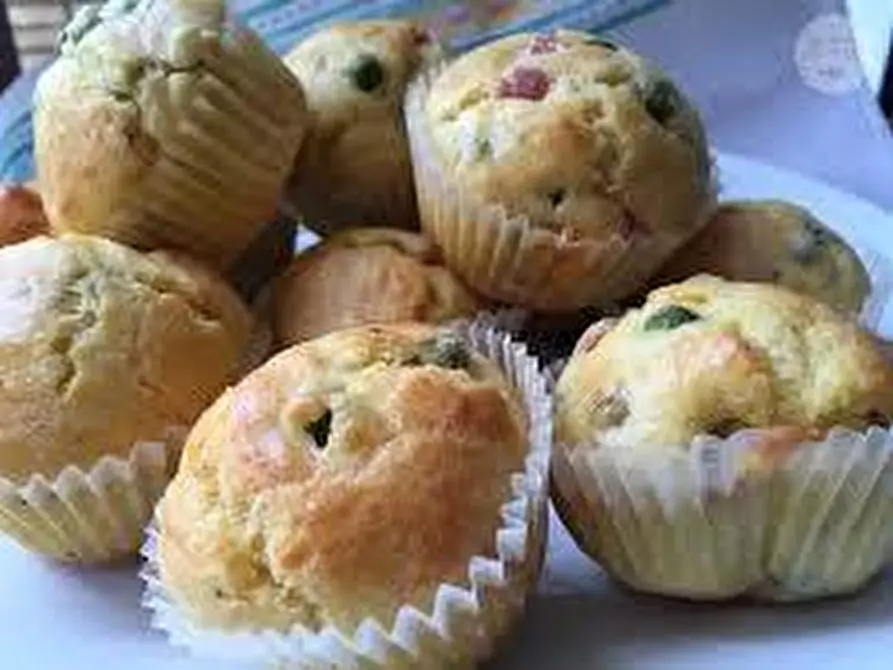 Immagine 8 di Locale commerciale in vendita  a Livorno