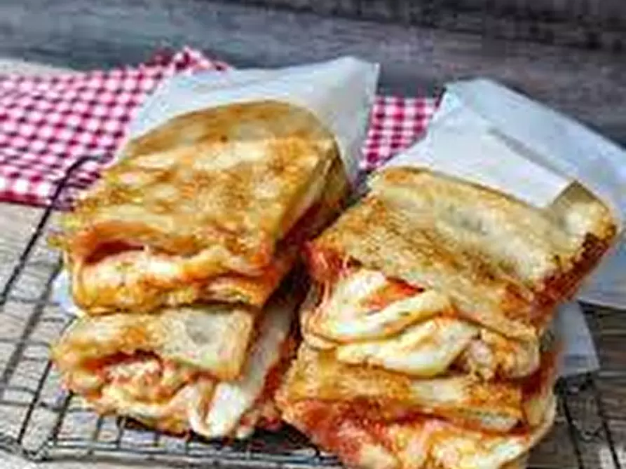 Immagine 32 di Locale commerciale in vendita  a Livorno