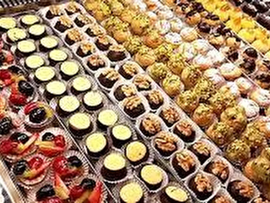 Immagine 20 di Locale commerciale in vendita  a Livorno