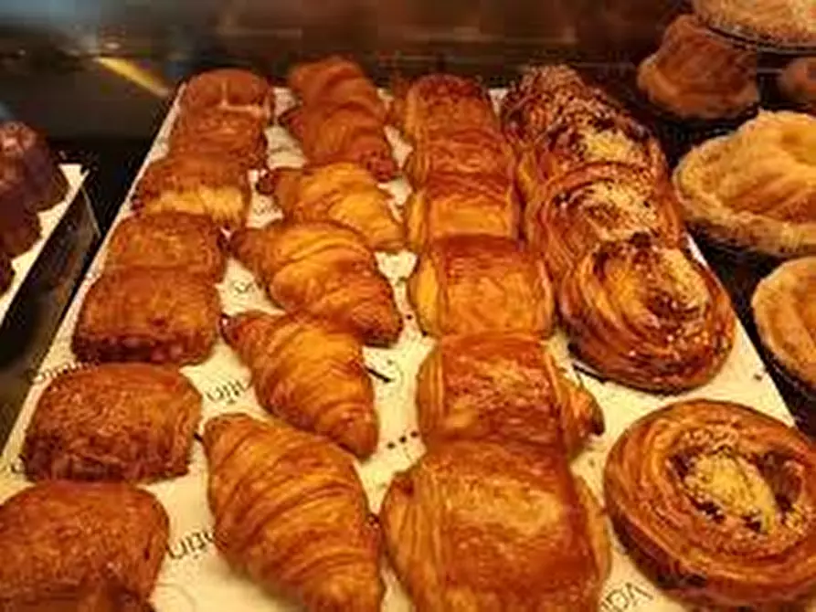 Immagine 21 di Locale commerciale in vendita  a Livorno