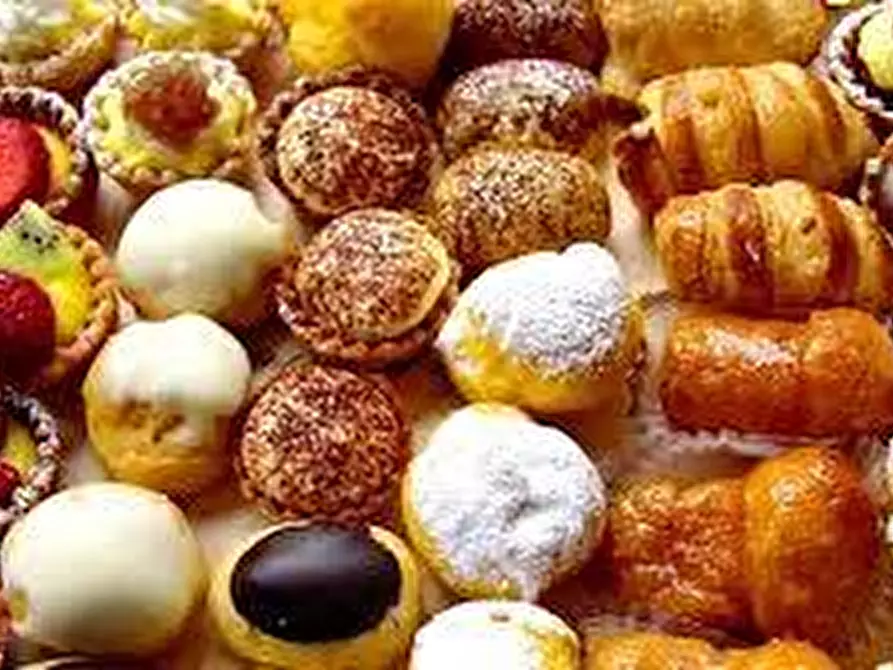 Immagine 17 di Locale commerciale in vendita  a Livorno