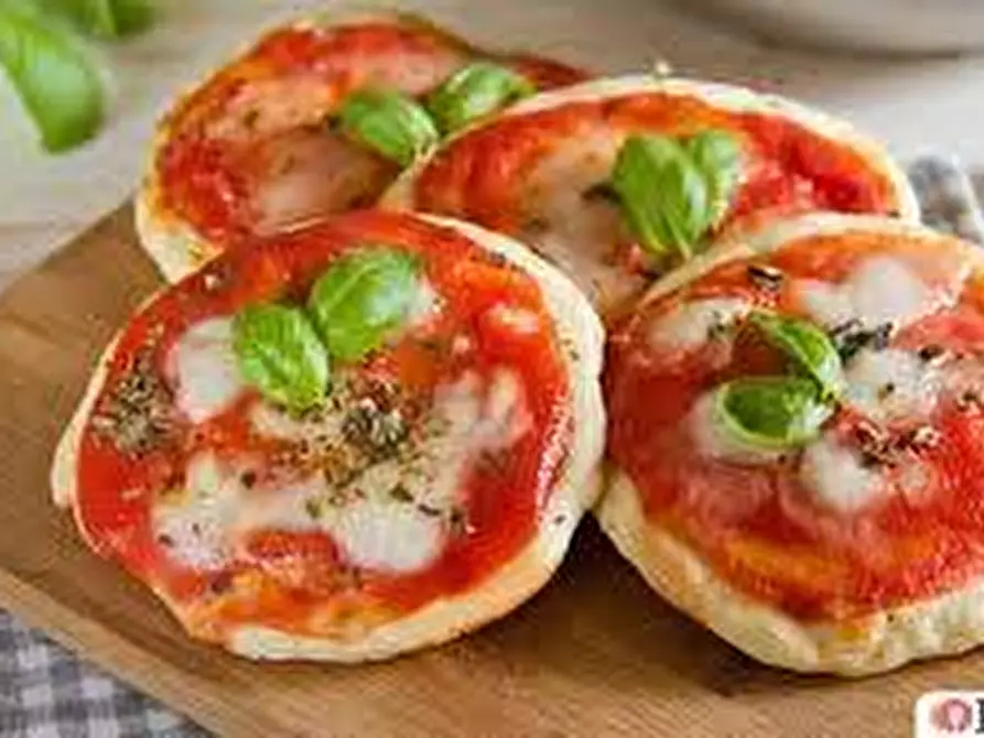 Immagine 28 di Locale commerciale in vendita  a Livorno