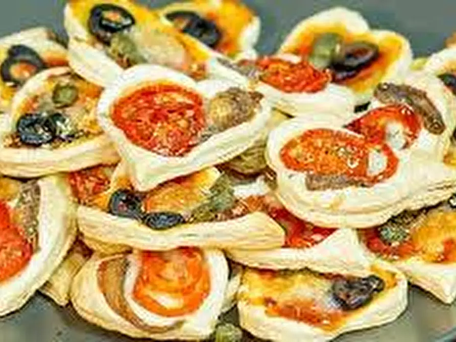 Immagine 30 di Locale commerciale in vendita  a Livorno