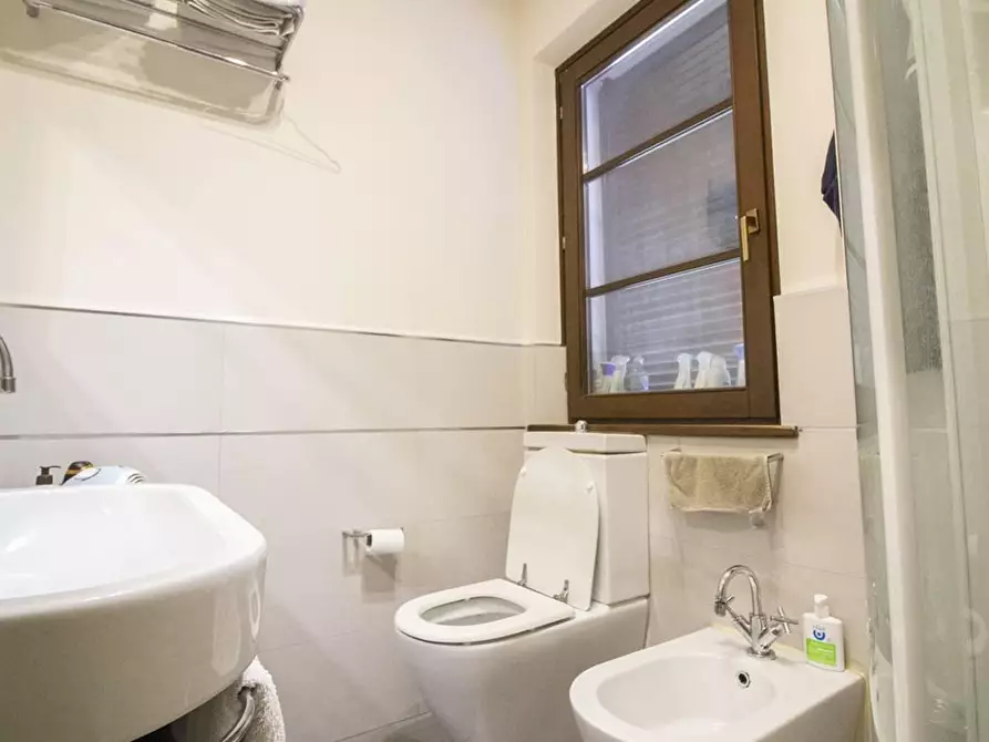 Immagine 13 di Appartamento in vendita  a Camaiore